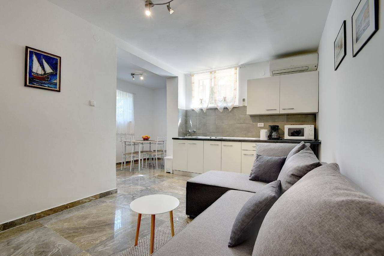 Apartments Aldo Banjole Bagian luar foto